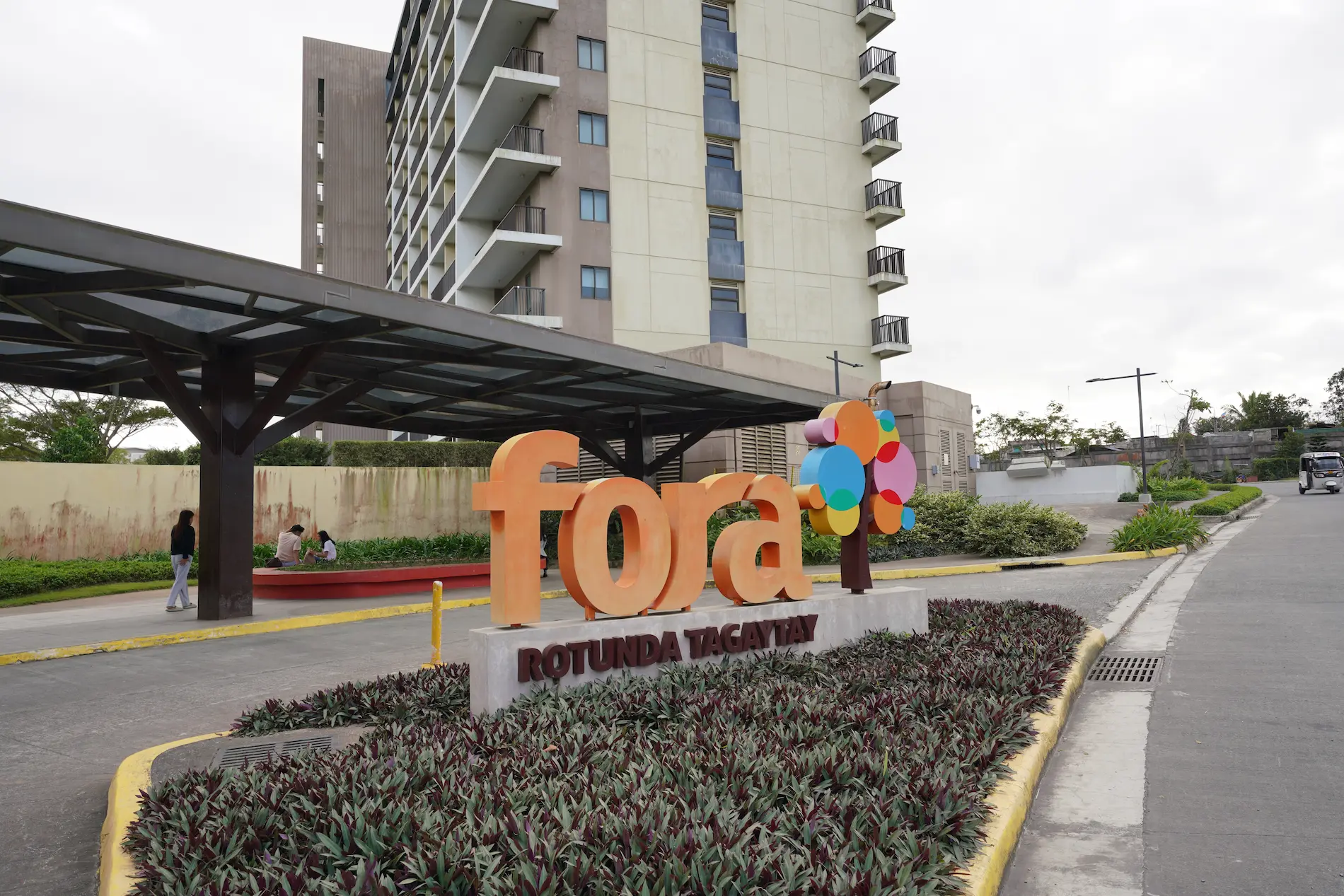Filinvest tops off at the Fora Rotunda Tagaytay