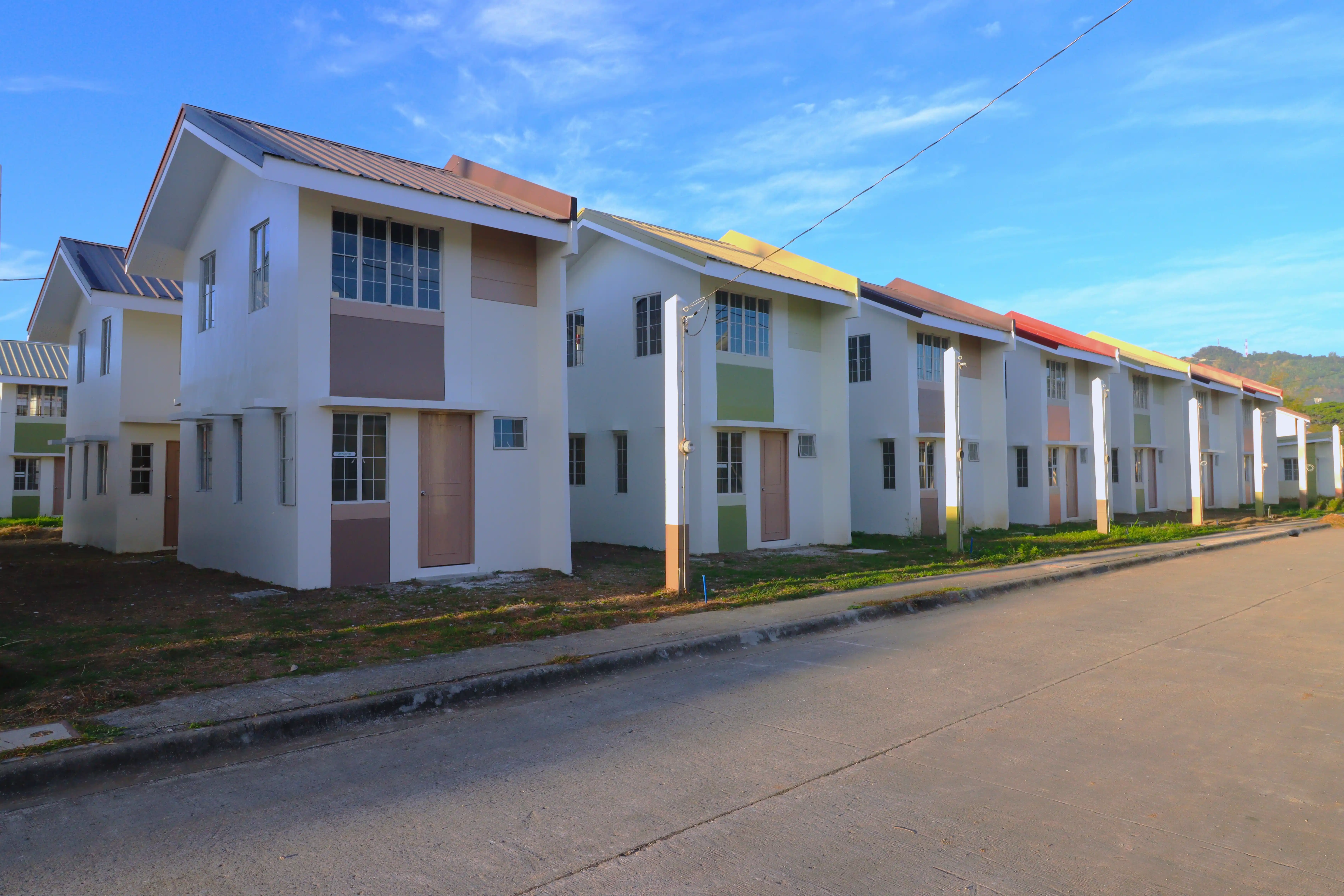 New-Fields-2-Facade