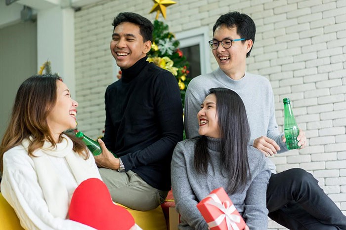 original-How-to-Plan-the-Perfect-Christmas-Party-at-Home-v1